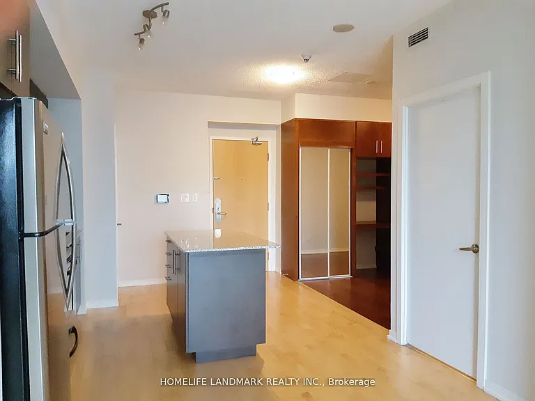 65 Bremner Blvd #4709 — Photo 7