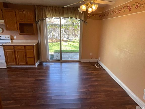 4th image of 854 Glen Molly Dr