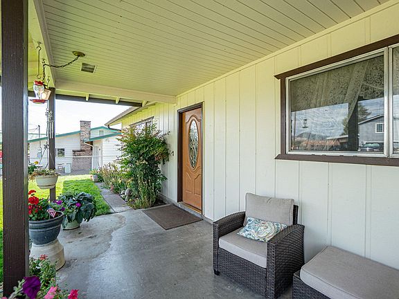 2nd image of 6181 Thistle Ln
