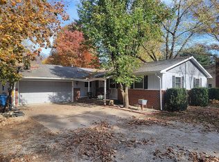 15 Rock Rd, Chatham, IL 62629