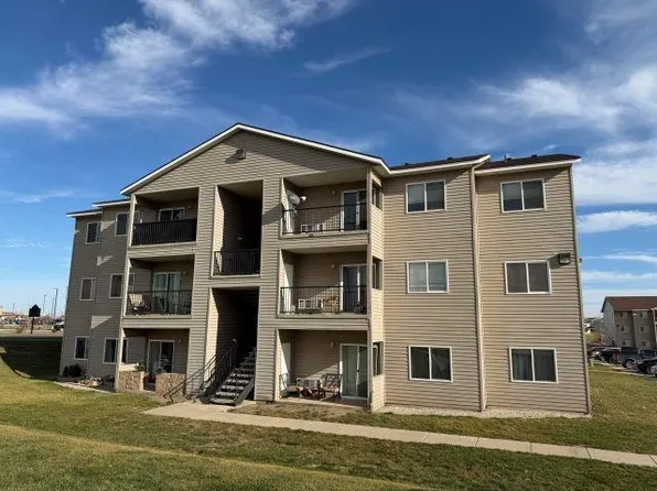 1616 20th Ave NW APT 303, Minot, ND 58703