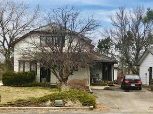 328 W 4th Ave, Wall, SD 57790