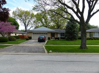 1221 W Lonnquist Blvd, Mount Prospect, IL