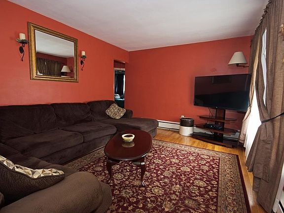 2nd image of 181 Wyleswood Dr