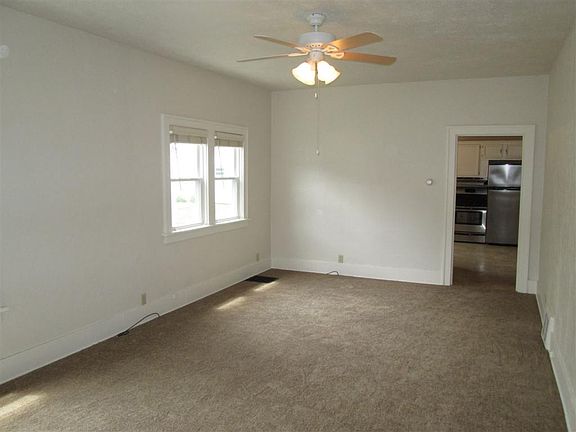 5th image of 203 N Middleboro Ave