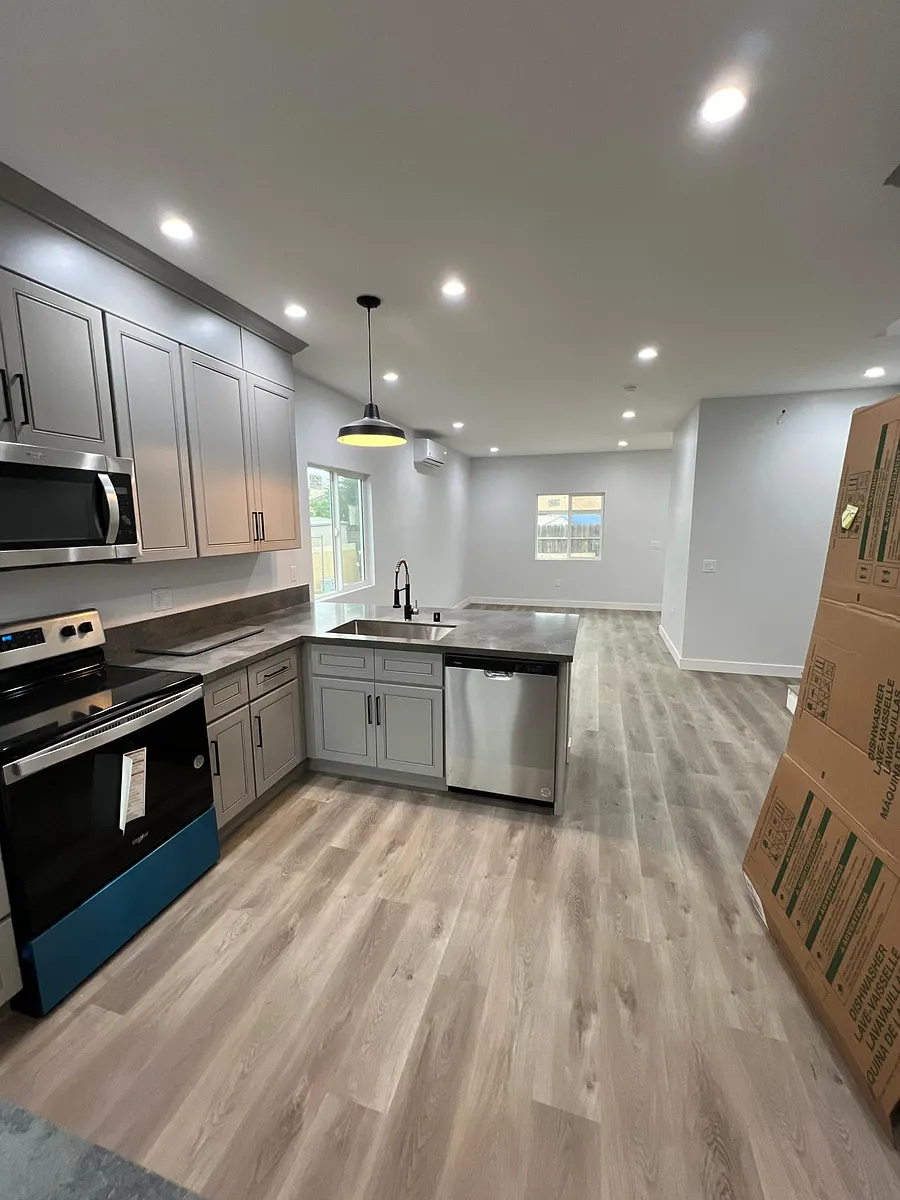 Building Photo - 5271 Castana St
