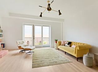376 15th St APT 4D, Brooklyn, NY 11215