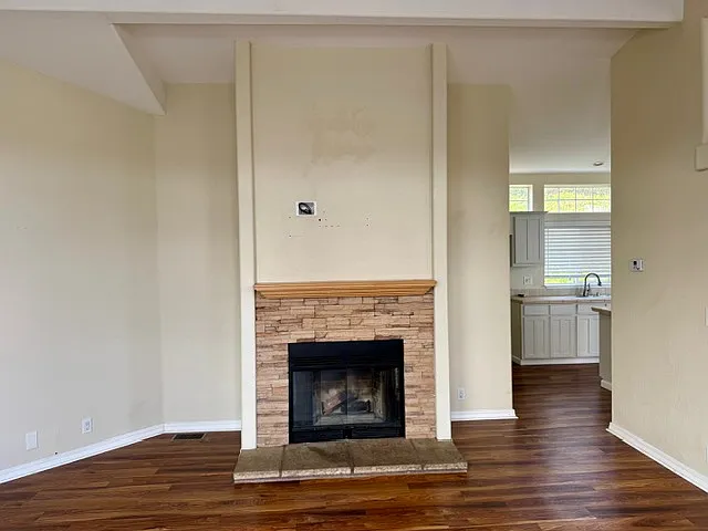 3 bed, 2.0 bath, 1560 sqft, $3,400 — Photo 3