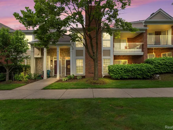 56575 Chesapeake Trl, Shelby Township, MI 48316