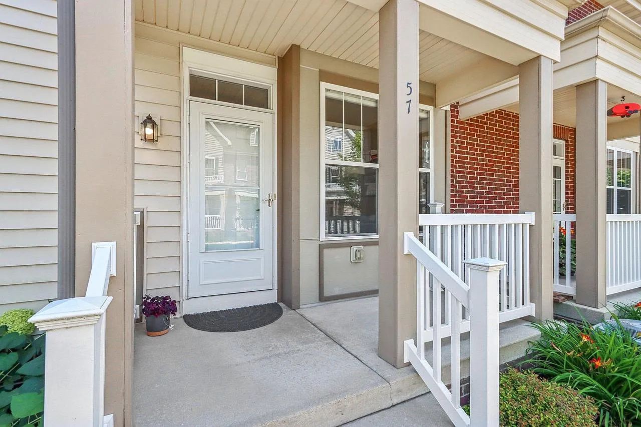 57 South Gardens Way photo 1