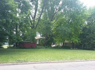 304 19th Ave NE, Waseca, MN 56093