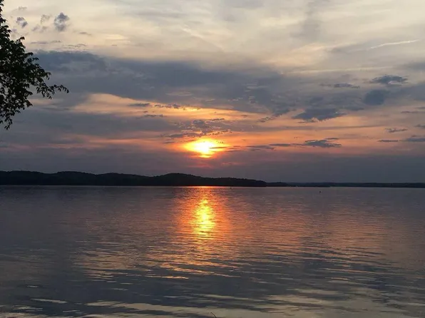 572 Eagle Rest Rd, Dover, TN 37058