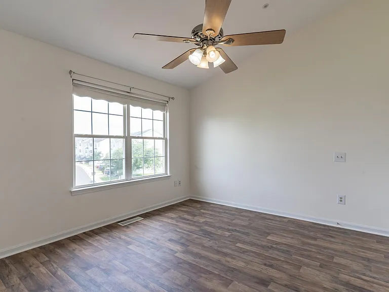 5601 Ashburn Ter — Photo 26