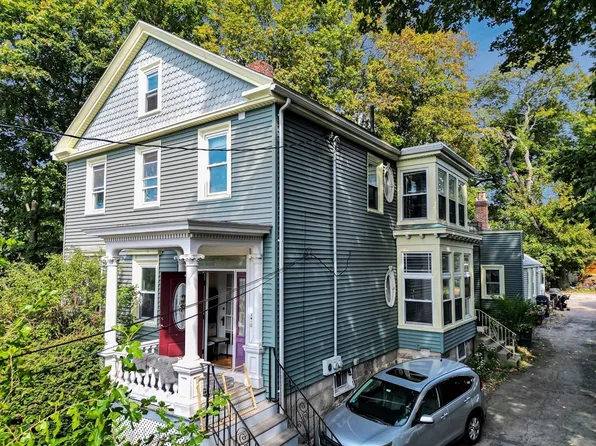22 Bellevue St, West Roxbury, MA 02132