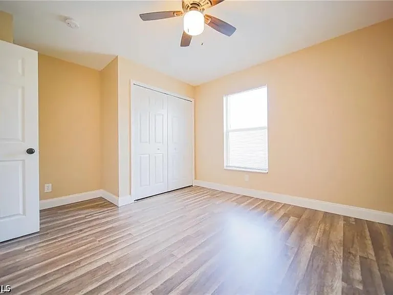 604 Thomas Sherwin Ave S — Photo 18
