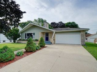 106 Reagles St, Arlington, WI 53911