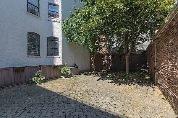 Rented by Corcoran | media 19