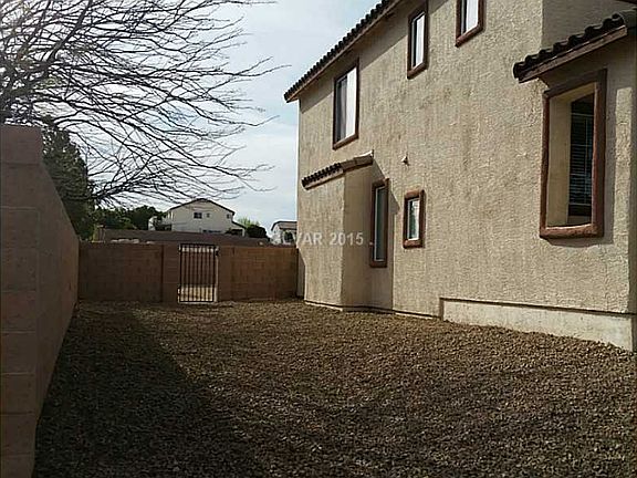 2nd image of 11295 Dahlia Grove St