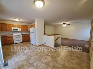 6441 Whitewater Ln, Lincoln, NE 68521