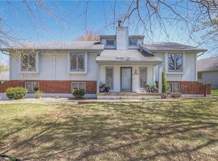 3300 SW Fleming Dr, Blue Springs, MO 64015