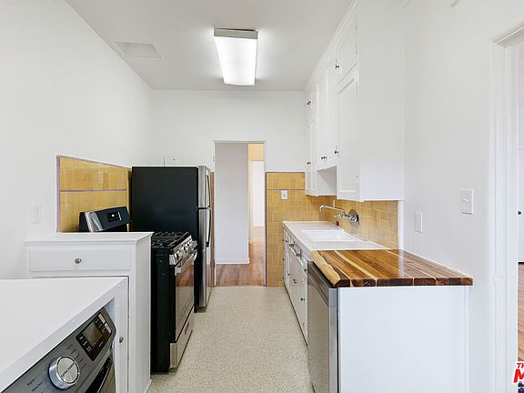 4th image of 201 S Poinsettia Pl APT A