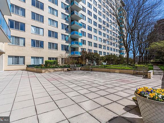 3rd image of 10401 Grosvenor Pl APT 1317