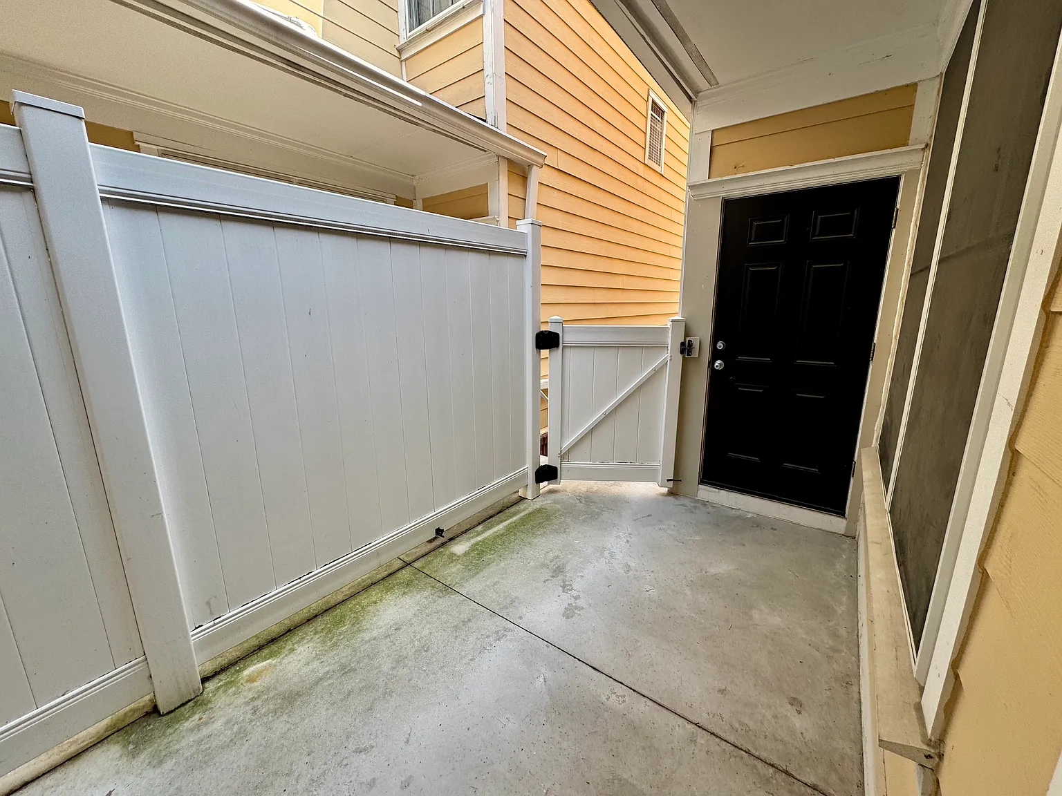 2 bed, 1132 sqft, $1,950 — Photo 4