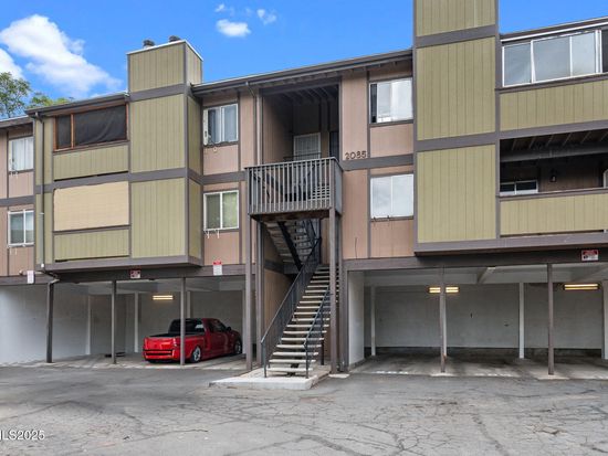 2085 Highview Ct APT 2, Reno, NV 89512