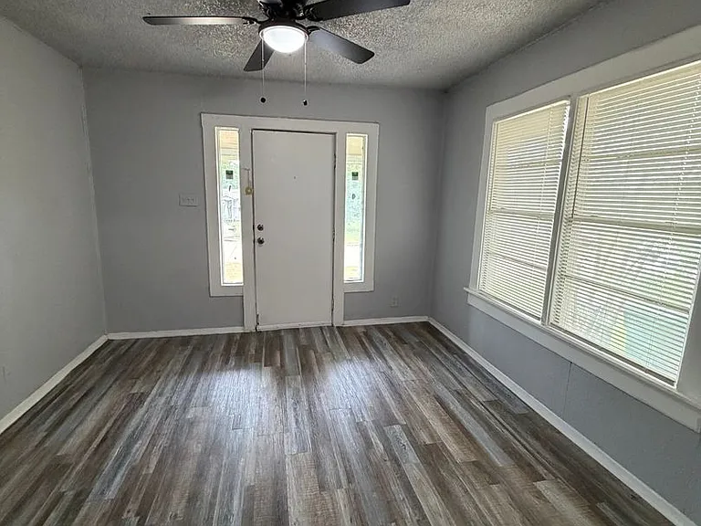 5212 Bonnell Ave — Photo 4