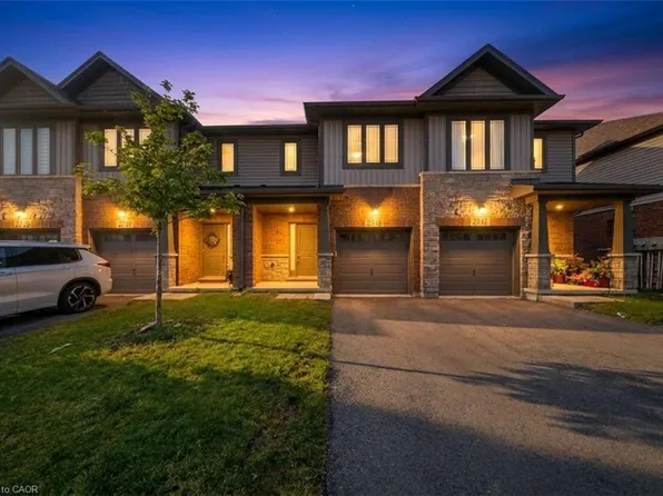 27 Rachel Dr #18, Hamilton, ON L8E 0K6