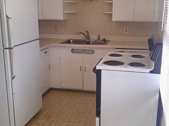 3rd image of 1241 Avenue D