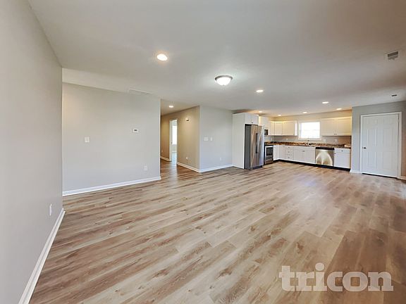 3rd image of 4083 Magnolia Dr