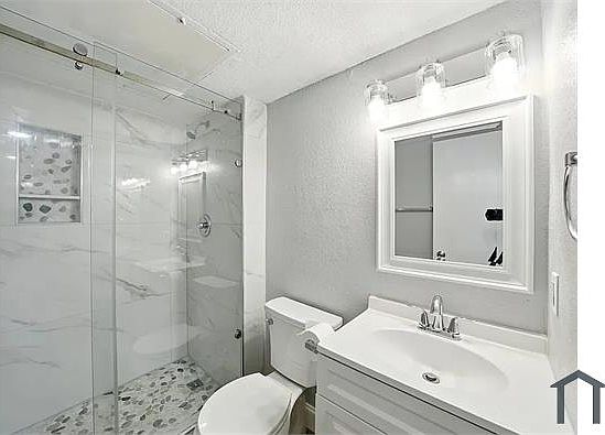 3rd image of 2312 Balsam Dr