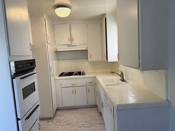 2nd image of 1441 S Shenandoah St APT 3