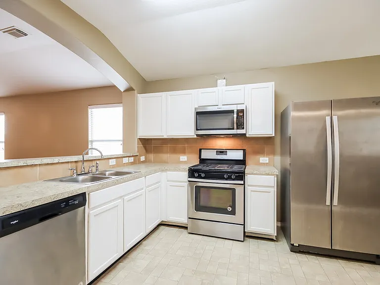 9315 Cold River Ct — Photo 6