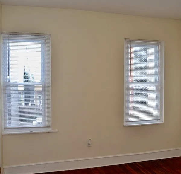 2050 Watkins St — Photo 32