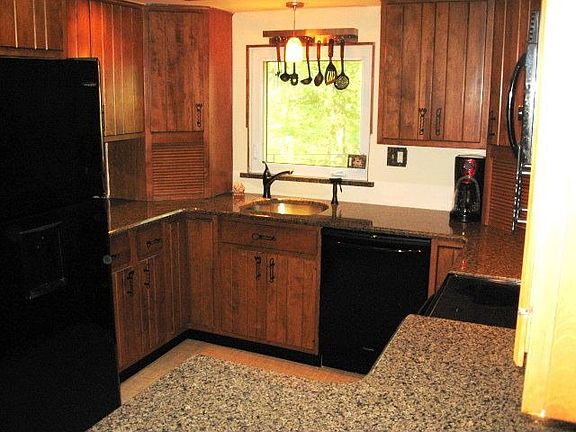 Kitchen with Granite