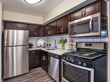 Franklin Commons Apartment Homes