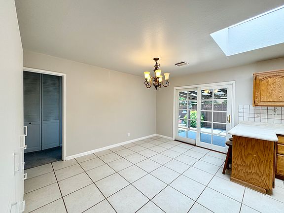 4th image of 142 Kerns Ct