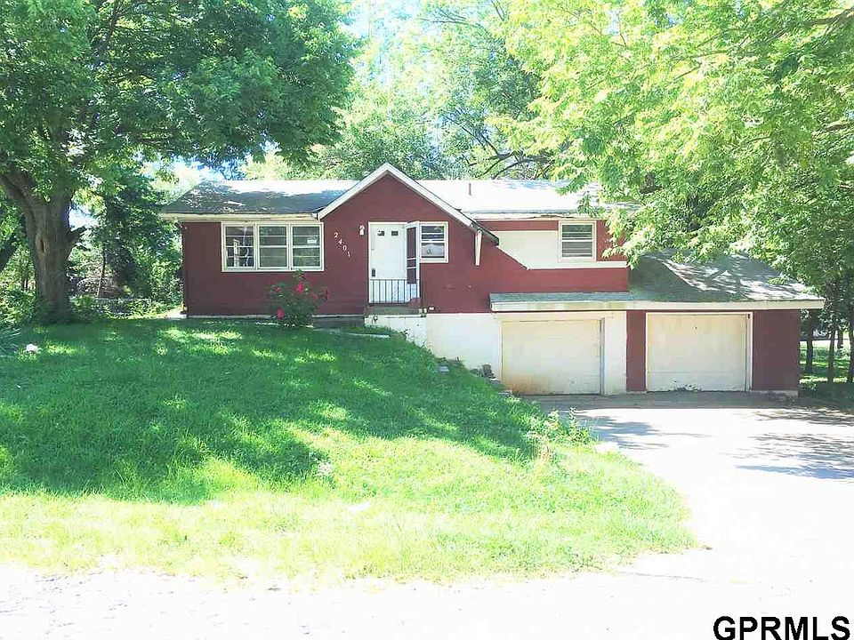 1st image of 2401 Robin Dr