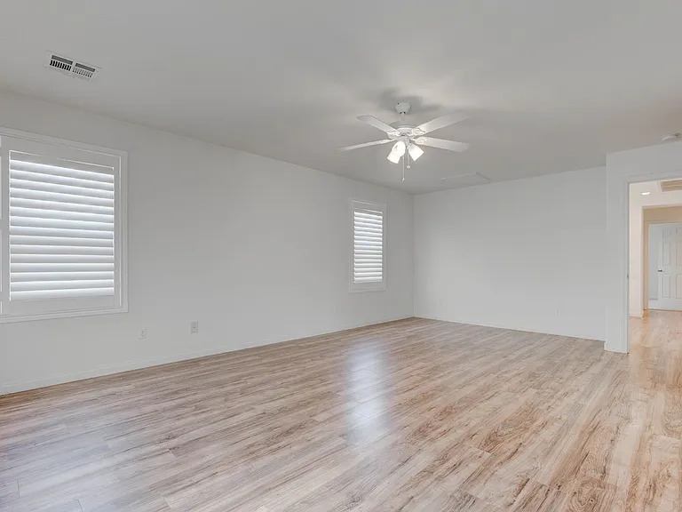 985 Noah Valley St — Photo 36