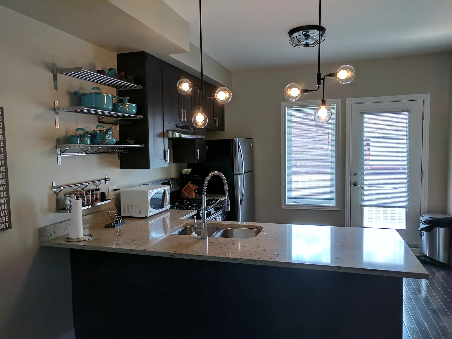 292 Cambridge Street North — Photo 3