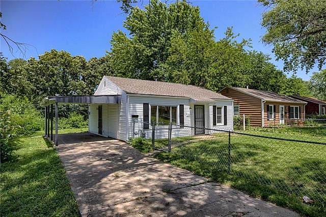 1st image of 4524 Maggie Ln