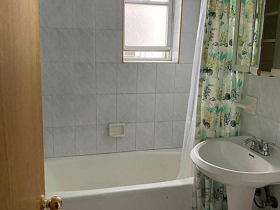 5th image of 1348 67th St #2R