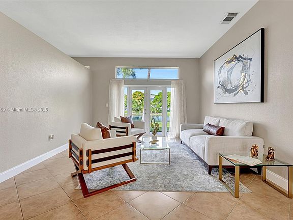 5th image of 19383 NW 23rd St