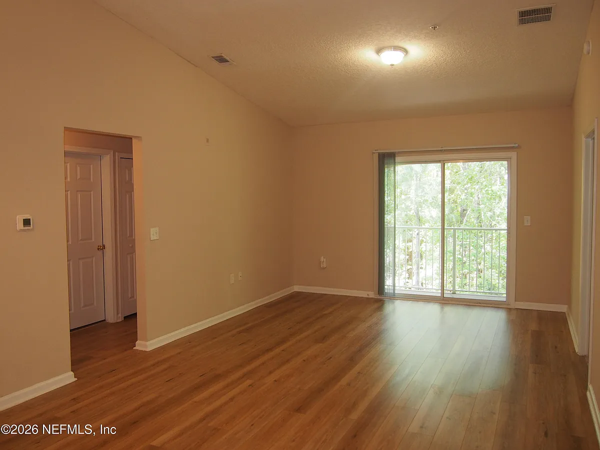 Building Photo - 7920 Merrill Rd #1716