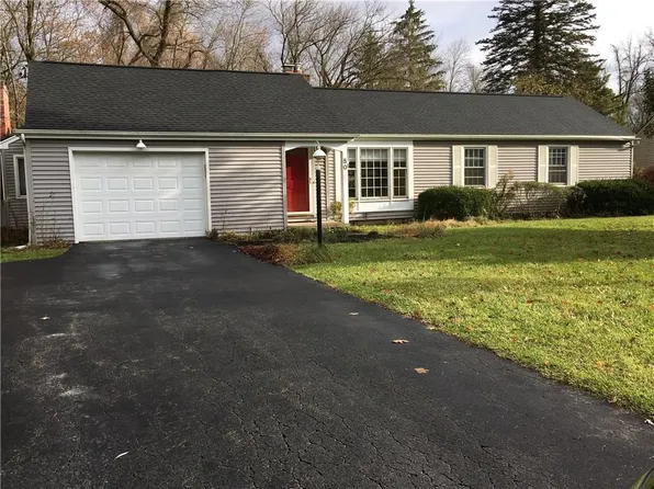 50 Little Brook Dr, Pittsford, NY 14534