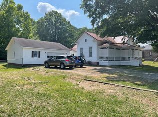 214 E Main St, Mount Olive, NC 28365
