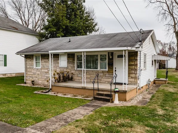 212 Elm St, Belpre, OH 45714