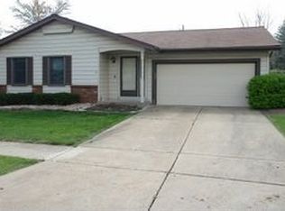 523 Charoak Dr, Ballwin, MO